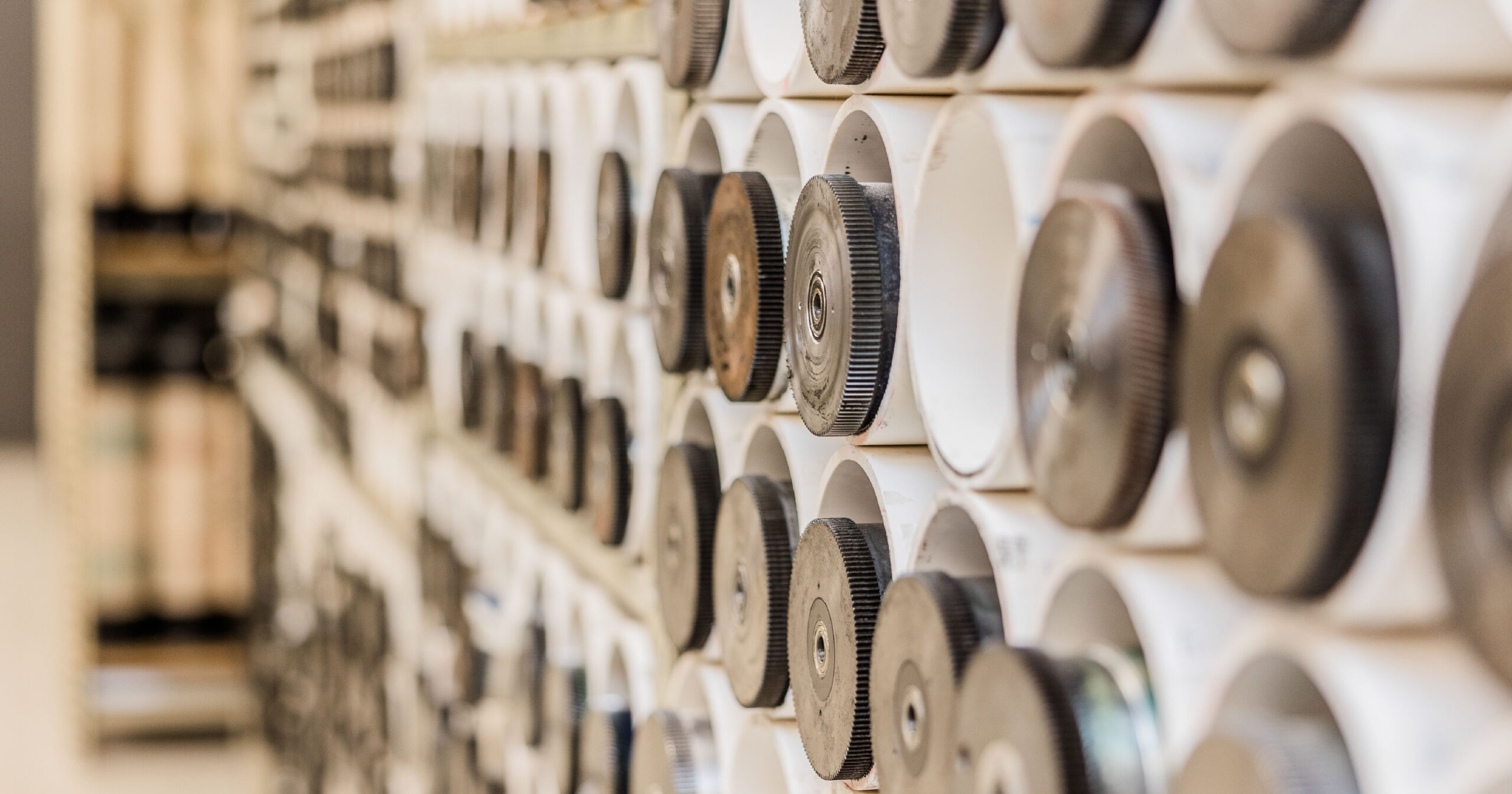 Vendor-Managed Inventory: Simplifying Label Procurement for 2026